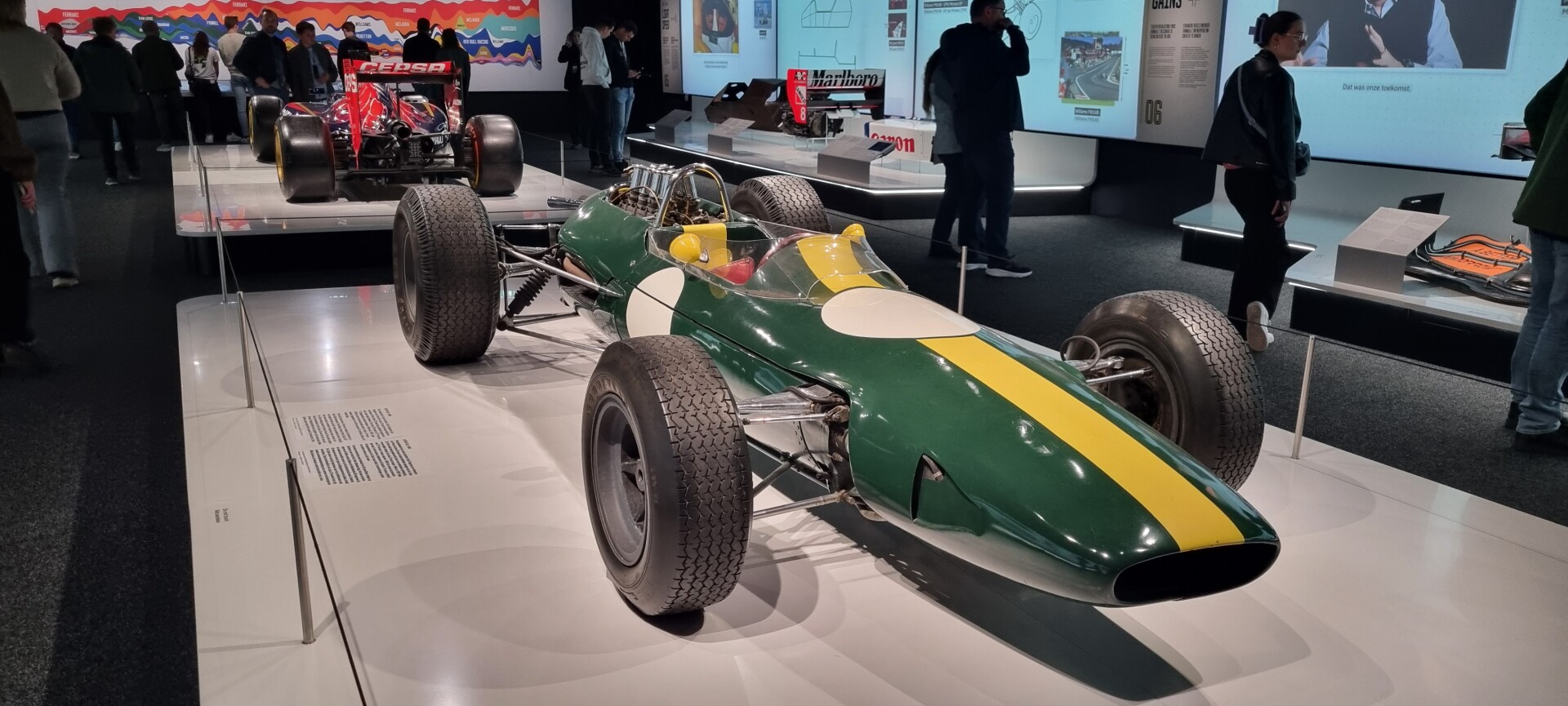 Lotus 33