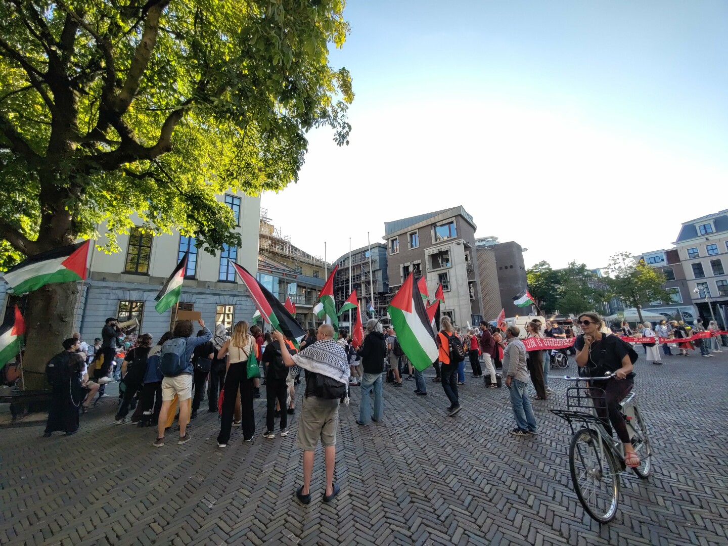 Photo was not tagged with any alt text.